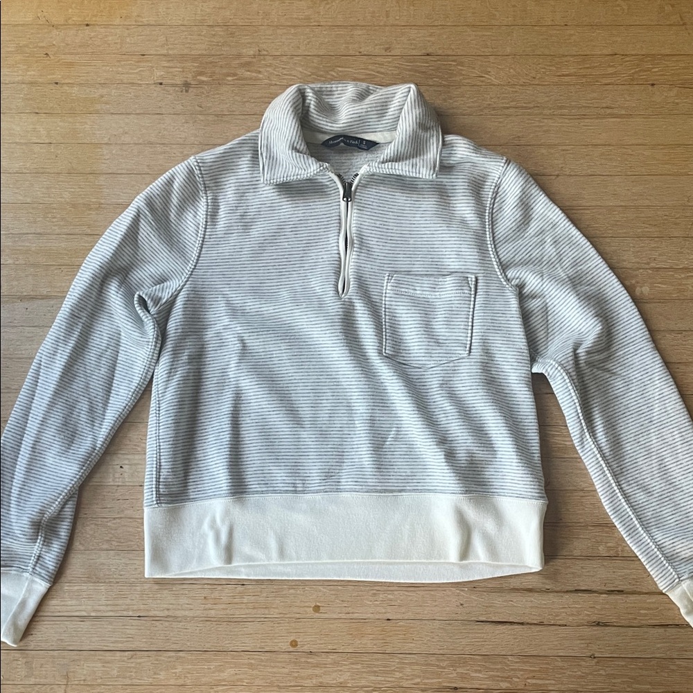NWOT Abercrombie gray and white striped quarter zip pullover sweatshirt